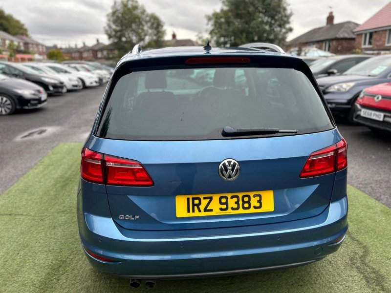 VOLKSWAGEN GOLF SV
