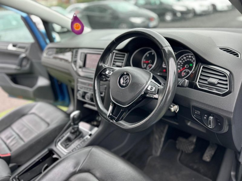VOLKSWAGEN GOLF SV