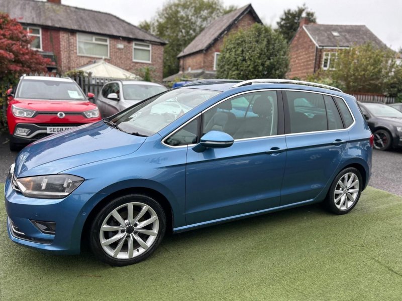 VOLKSWAGEN GOLF SV