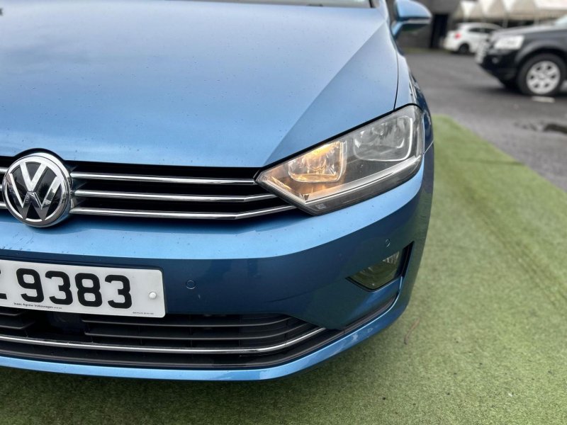 VOLKSWAGEN GOLF SV