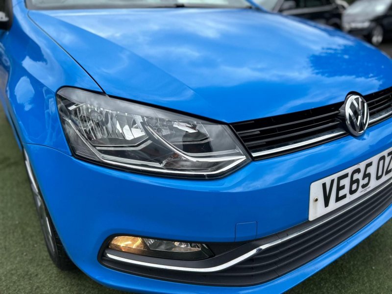 VOLKSWAGEN POLO