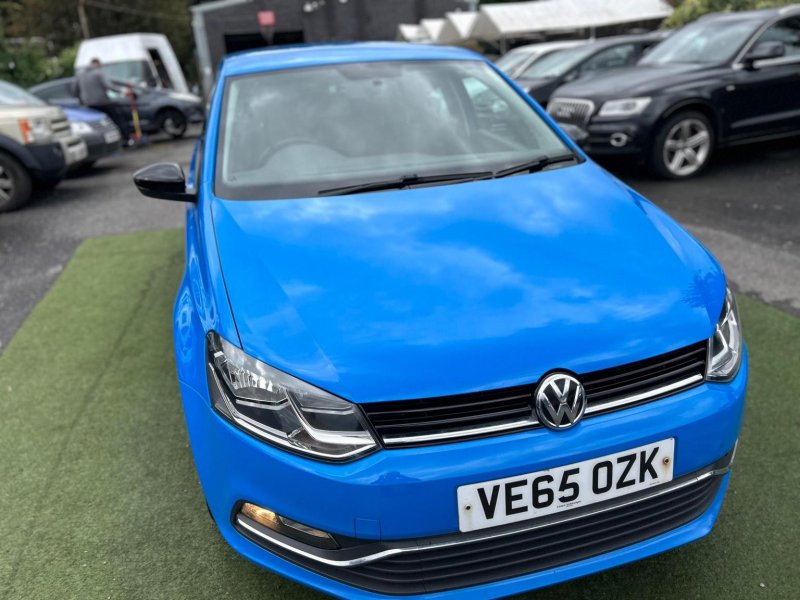 VOLKSWAGEN POLO