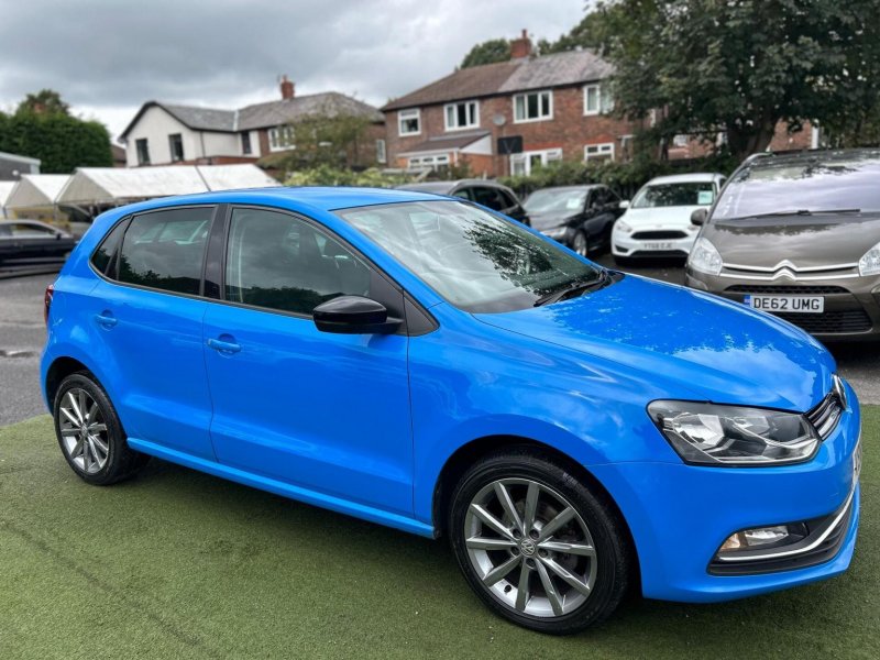 VOLKSWAGEN POLO