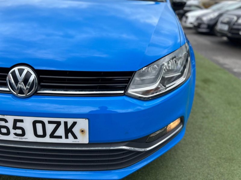 VOLKSWAGEN POLO