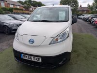 NISSAN E-NV200
