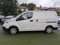 NISSAN E-NV200