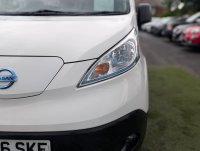 NISSAN E-NV200