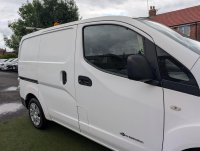 NISSAN E-NV200