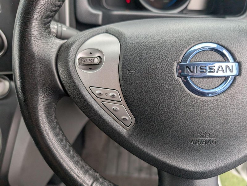 NISSAN E-NV200