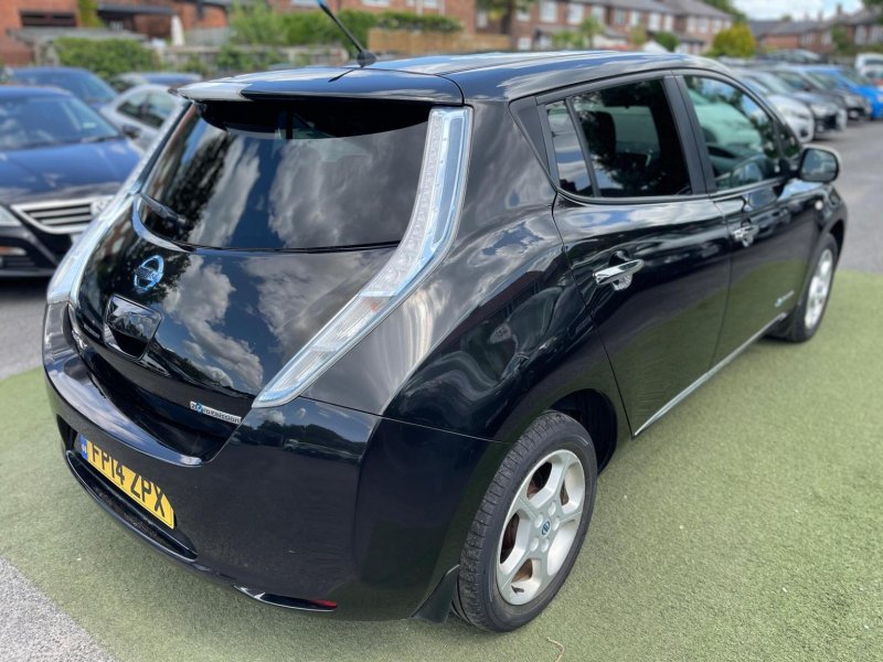 NISSAN LEAF