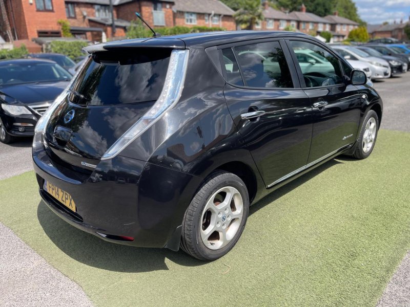 NISSAN LEAF
