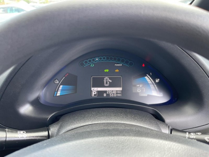 NISSAN LEAF