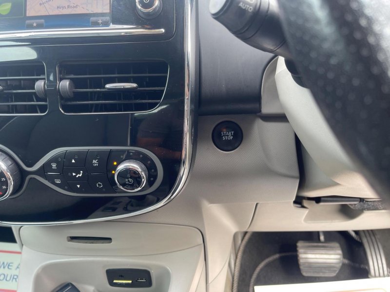 RENAULT ZOE